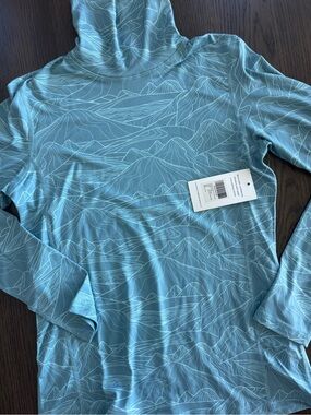 NWT Women's Leapstride performance base layer long sleeve - Medium - Hiking